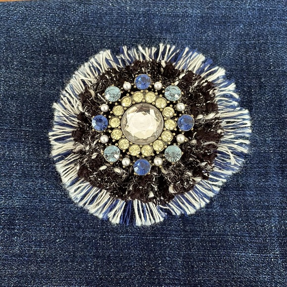 Brooch - Picture 1 of 2